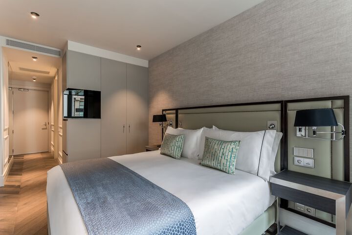 Room 4 of 44