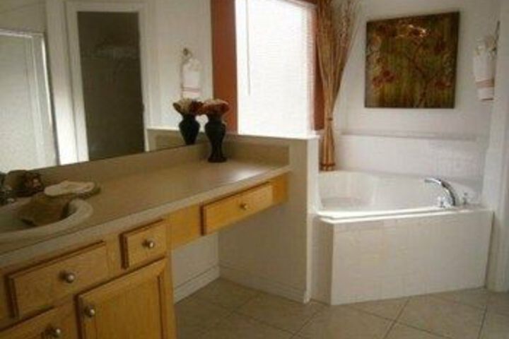 Room 2 of 18