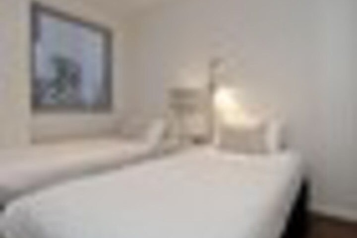 Room 44 of 255