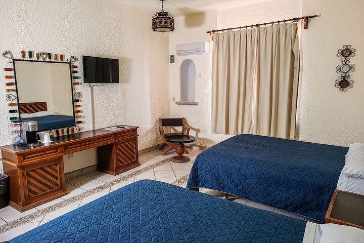 Room 8 of 44