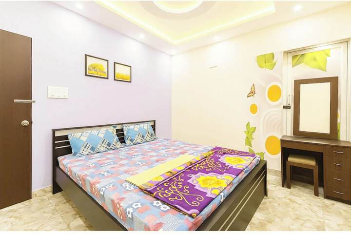 Room 8 of 11