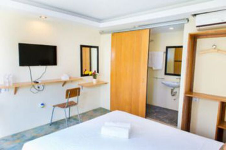 Room 17 of 65