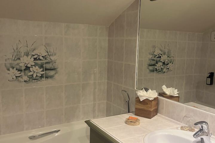 Room 34 of 57