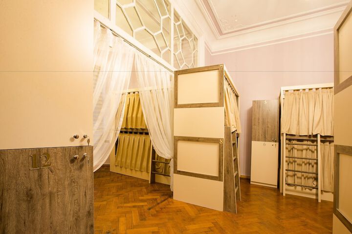 Room 12 of 25