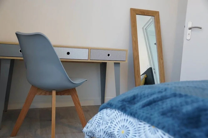 Room 4 of 11