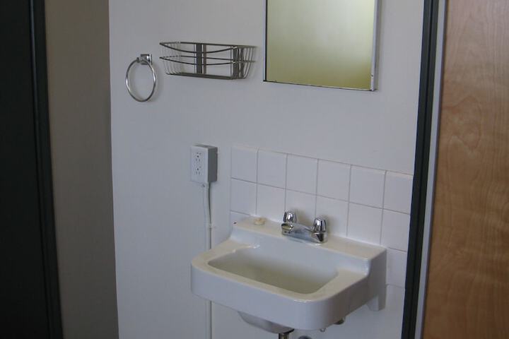 Room 17 of 34