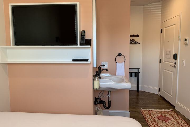 Room 8 of 21