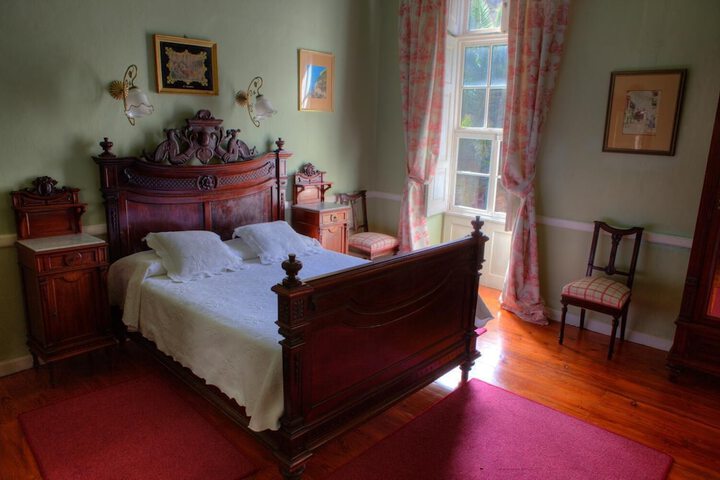 Room 9 of 42