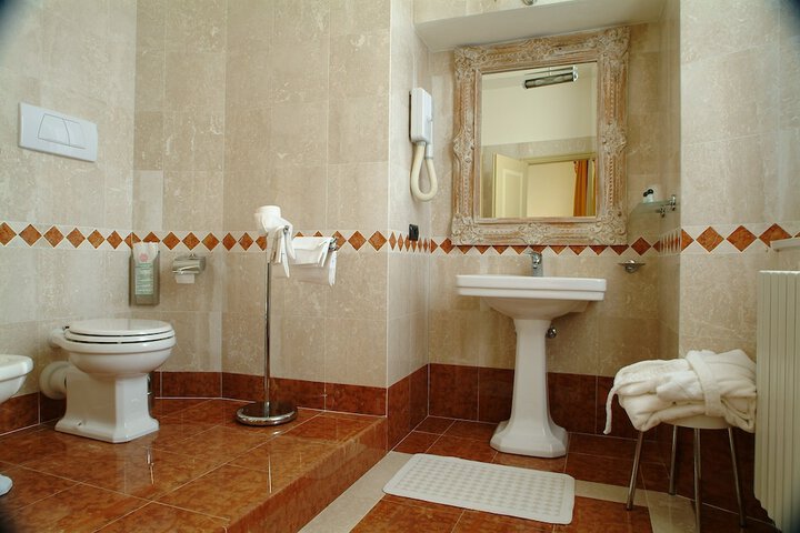 Room 40 of 113