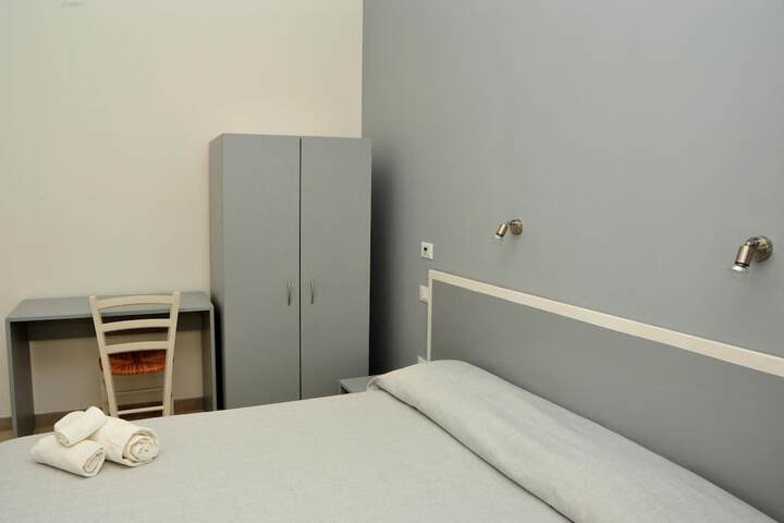 Room 28 of 62