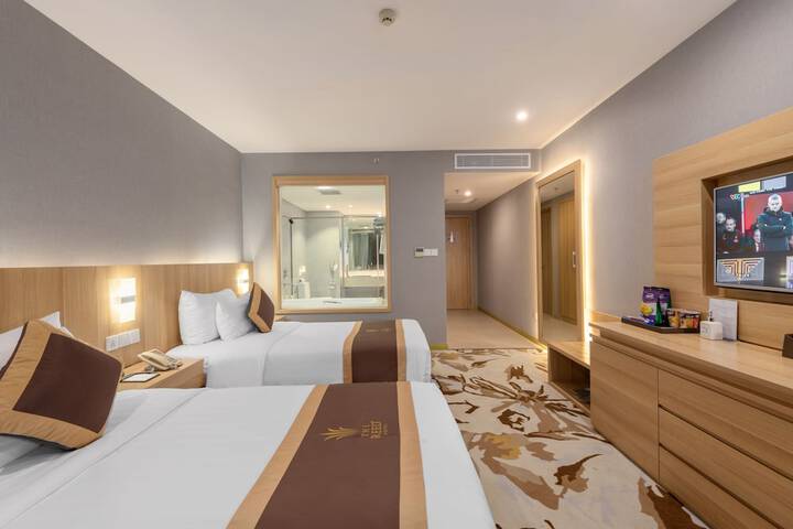 Room 10 of 122