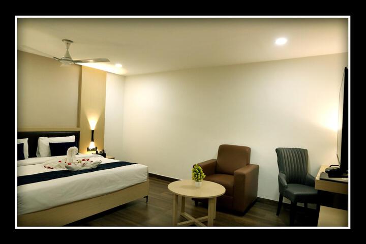 Room 9 of 10