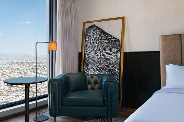 Room 9 of 62