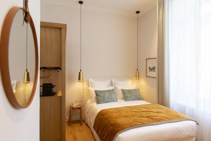 Room 4 of 110