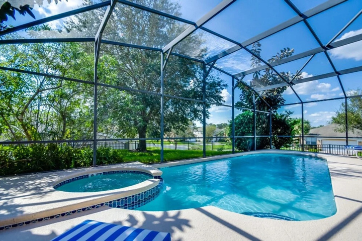 Pool 11 of 18