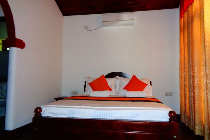 Room 5 of 24