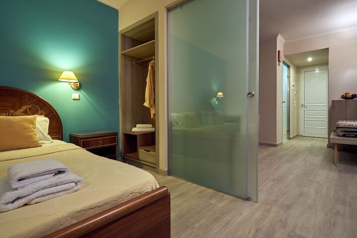Room 12 of 43