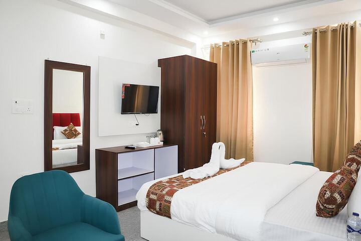 Room 12 of 44