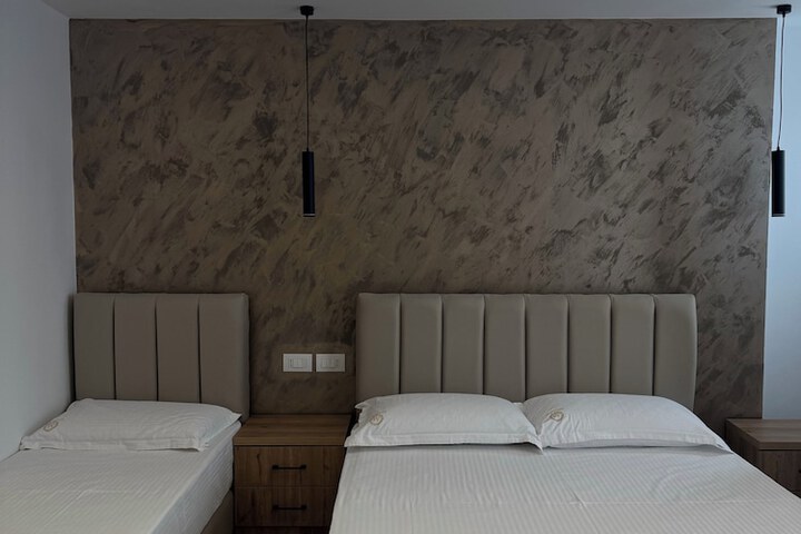 Room 3 of 5
