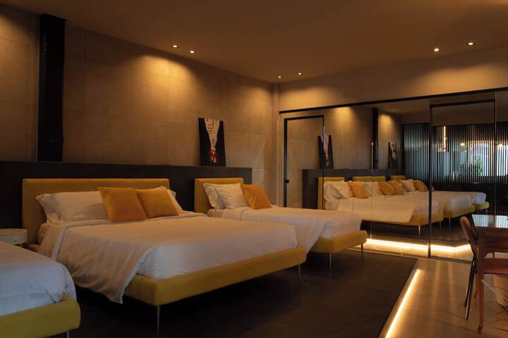 Room 63 of 183