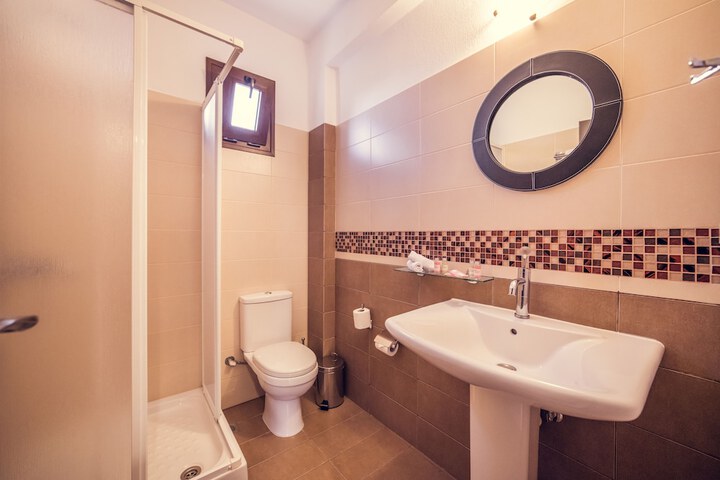 Room 16 of 22