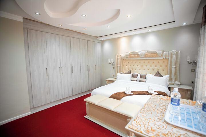 Room 6 of 23
