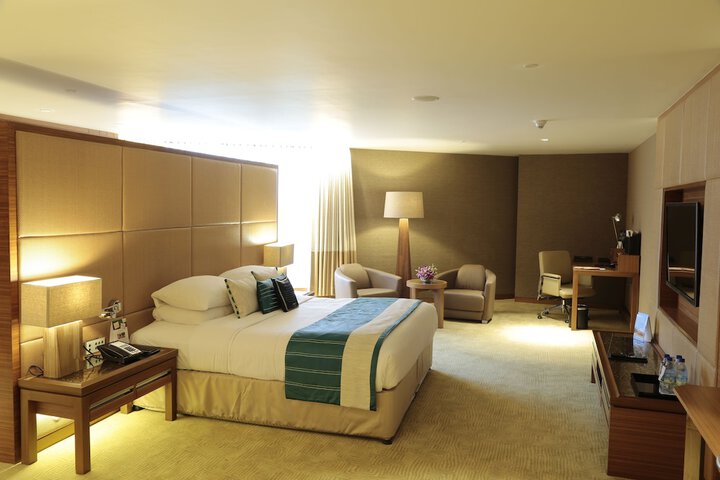 Room 11 of 84