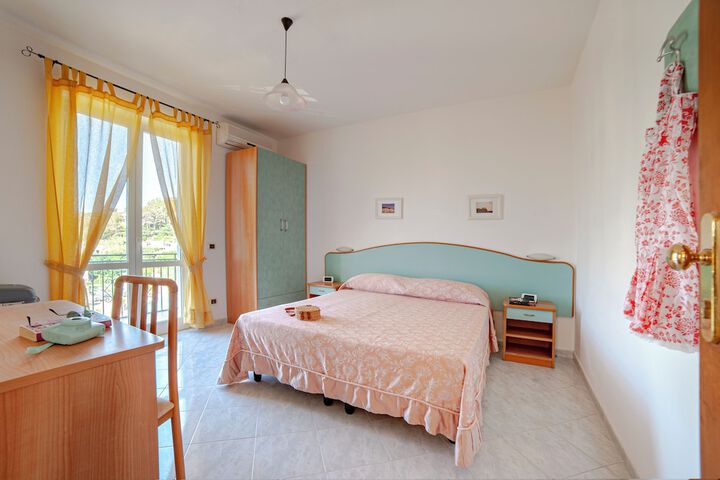 Room 25 of 63