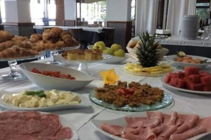 Dining Photos