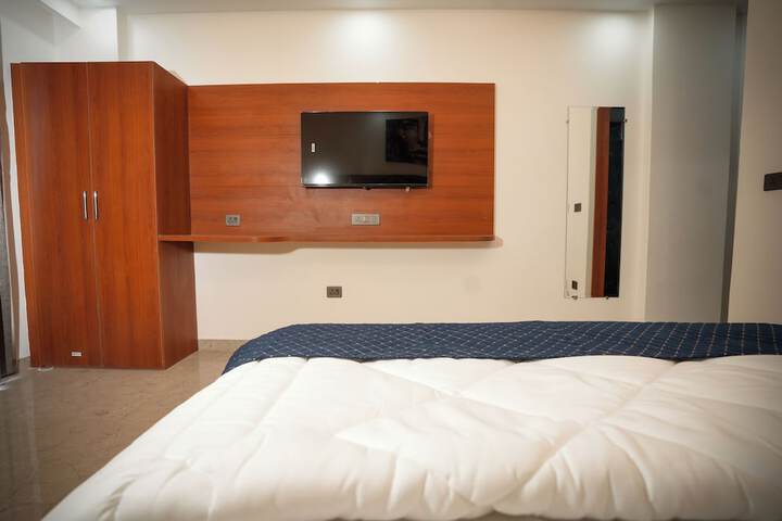 Room 2 of 20
