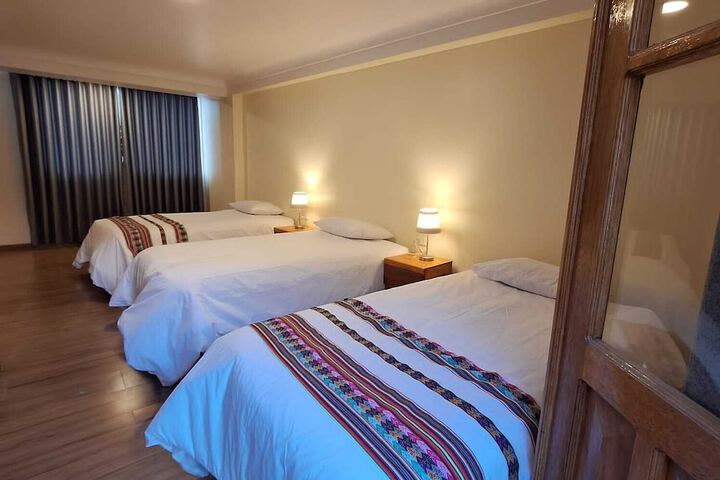 Room 4 of 8