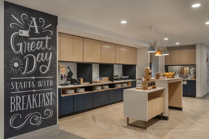 Breakfast/Coffee Service 37 of 39