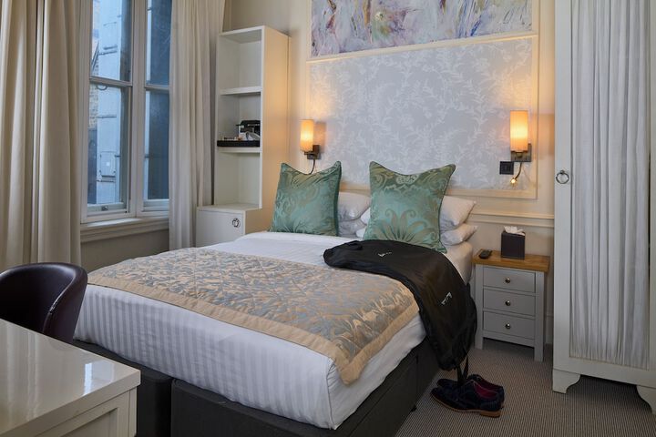 Room 32 of 55