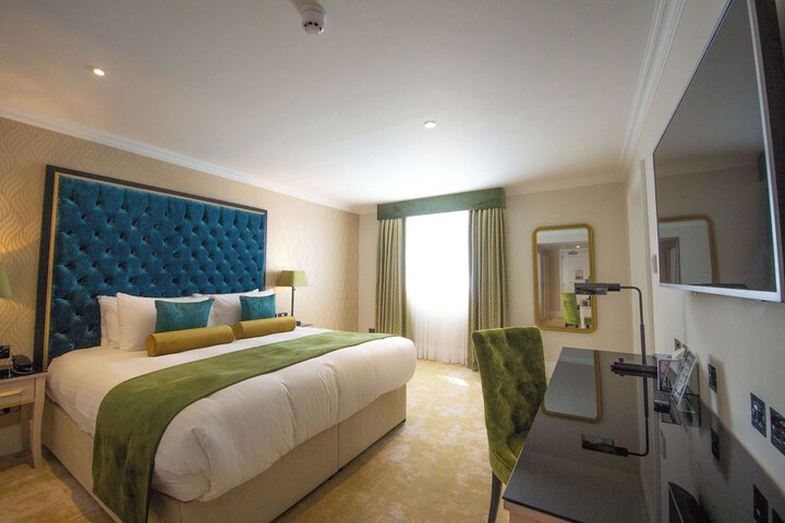 Room 9 of 74