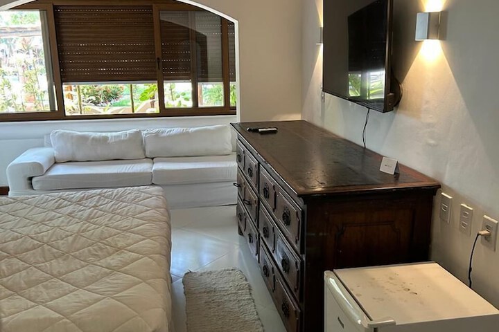 Room 27 of 54