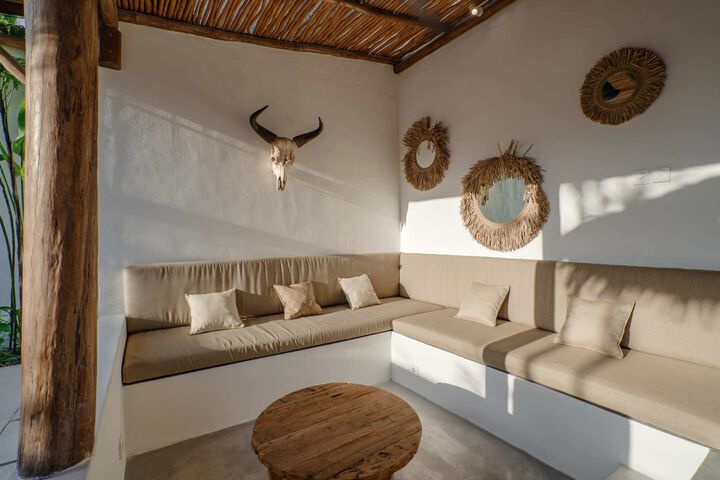 Room 8 of 32