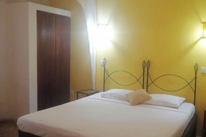 Room 10 of 47