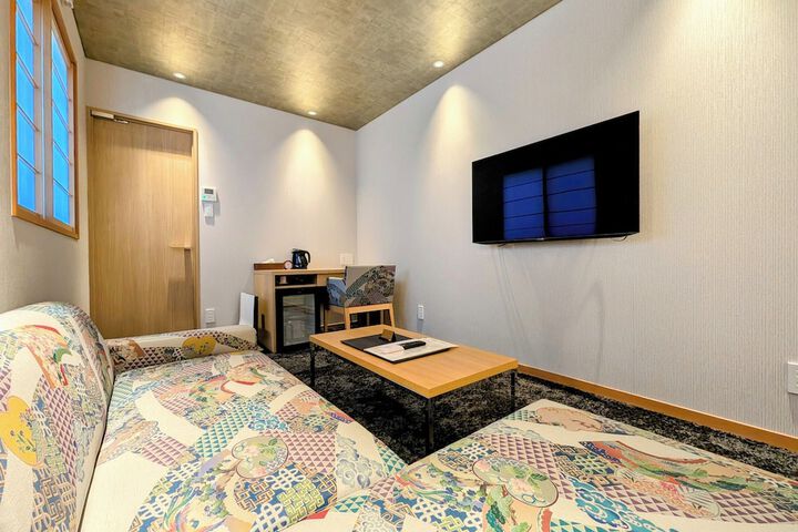 Room 53 of 138