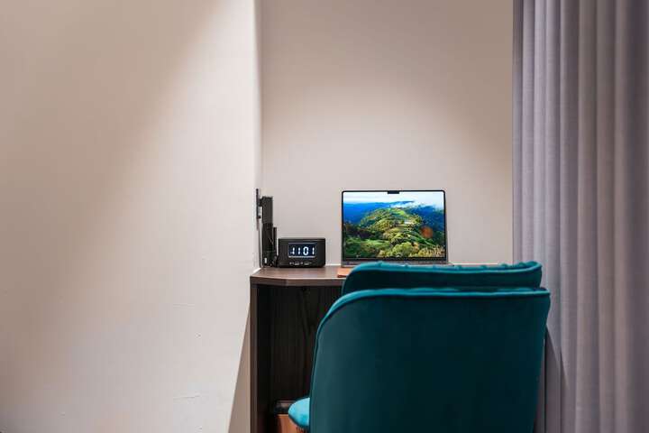 Room 17 of 46