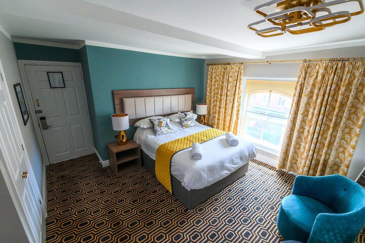 Room 16 of 116