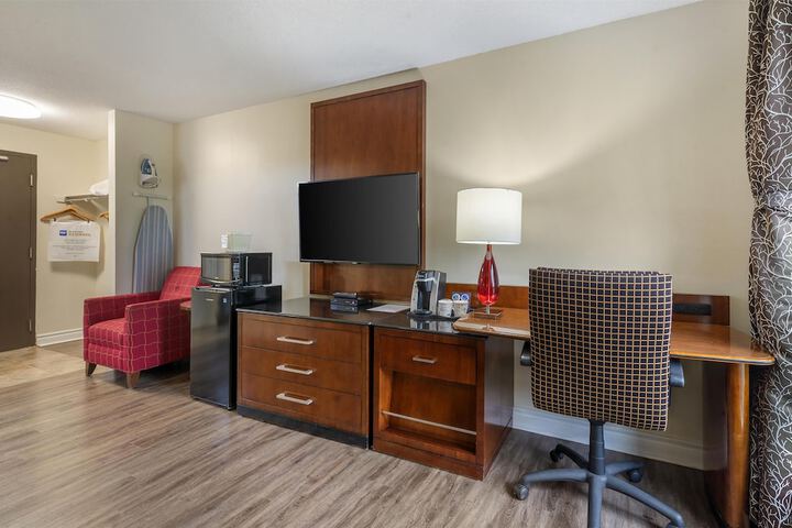 Room 8 of 25
