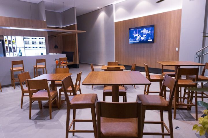 Dining 60 of 70