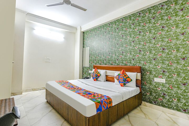 Room 18 of 27