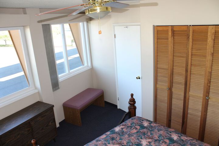 Room 8 of 34