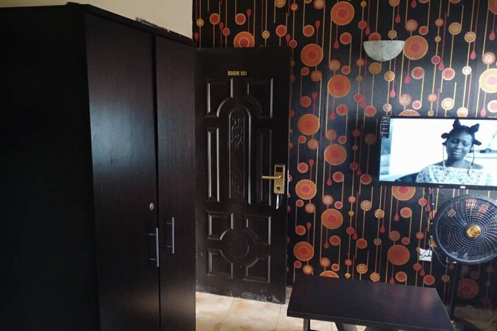 Room 3 of 14