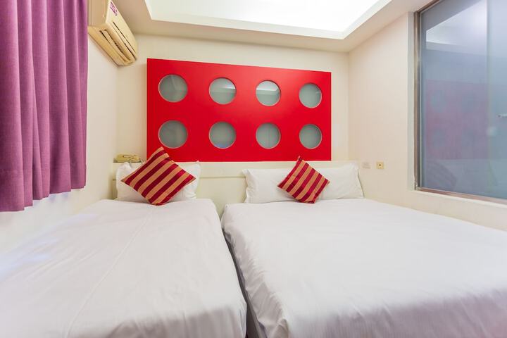 Room 21 of 46