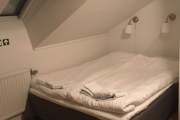 Room 4 of 34