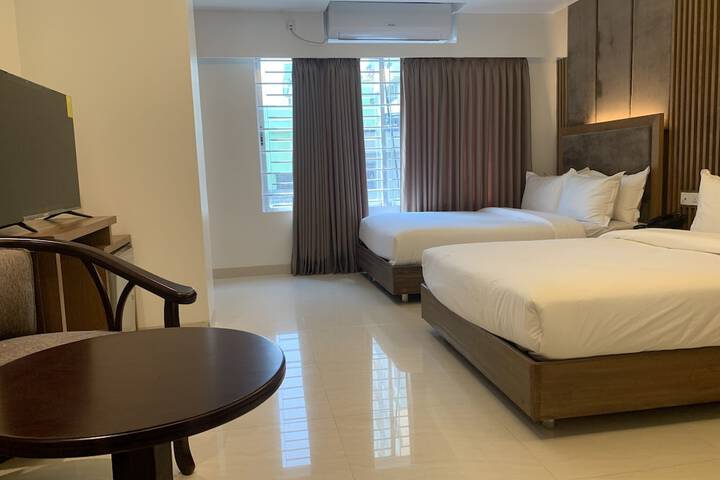 Room 32 of 42