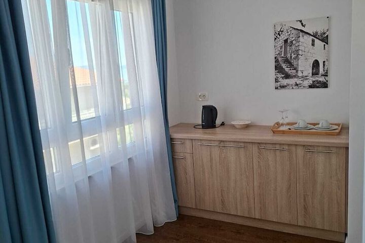 Room 11 of 43