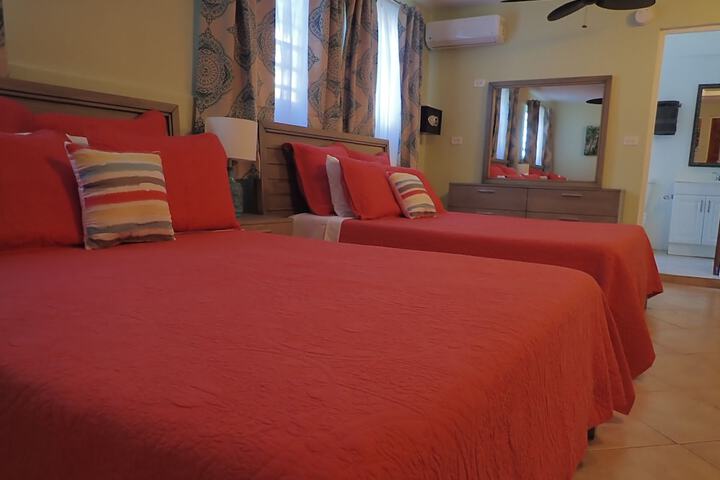 Room 3 of 83